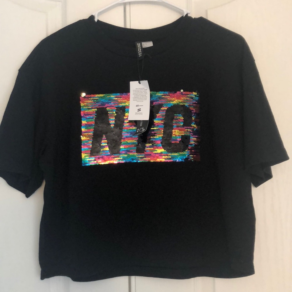 H&M divided Nyc changing color crop top Size S